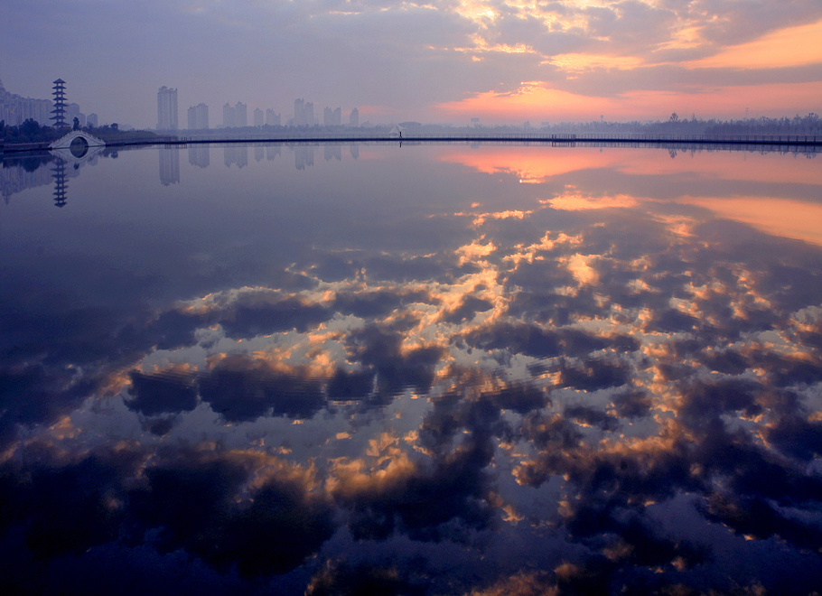 镜湖云海（何伟明 摄）.jpg